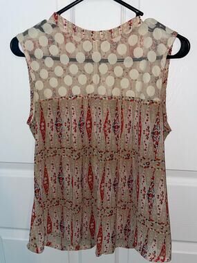 Tulle short sleeved top Medium Tan/Navy/Red colors beautiful tulle insert